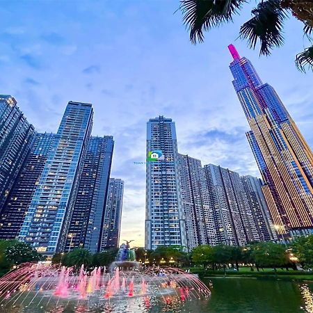 The Vinhomes Central Park Apartments - The Buildings Surrounding Landmark 81 Ho Chi Minh City Bagian luar foto