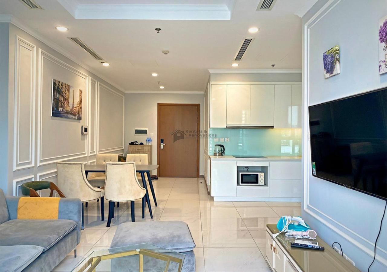 The Vinhomes Central Park Apartments - The Buildings Surrounding Landmark 81 Ho Chi Minh City Bagian luar foto