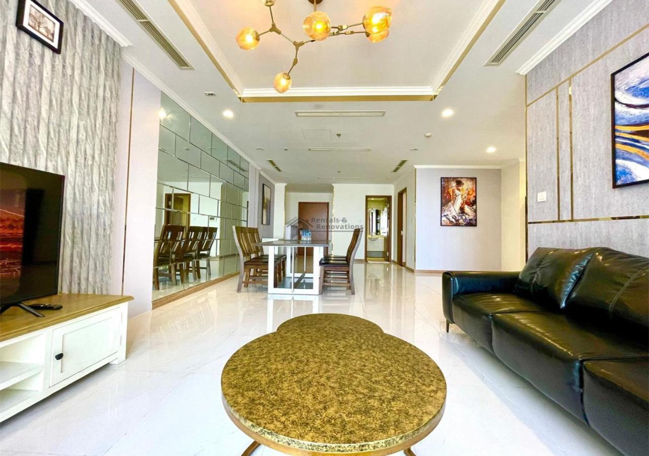 The Vinhomes Central Park Apartments - The Buildings Surrounding Landmark 81 Ho Chi Minh City Bagian luar foto